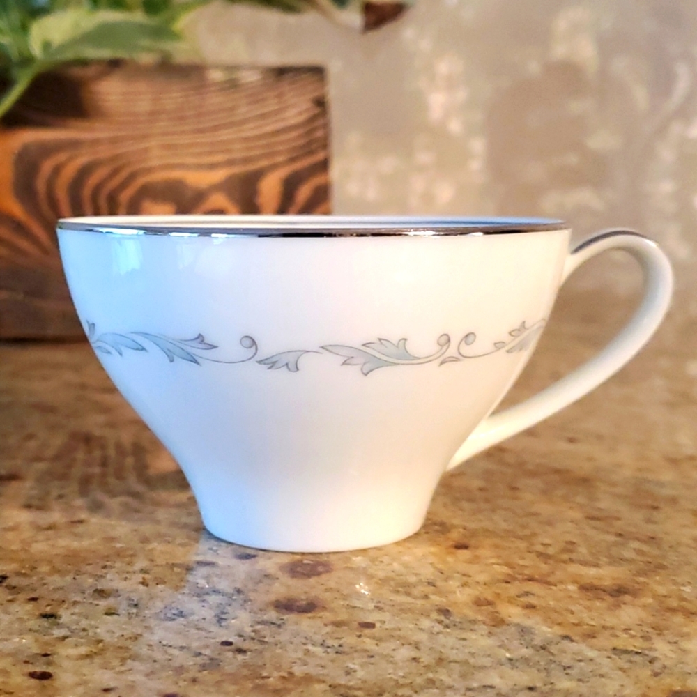 Vintage Noritake Japan Brooklane tea cup